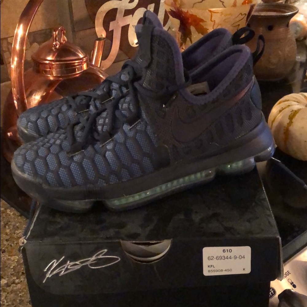 Boys Nike KD sneakers